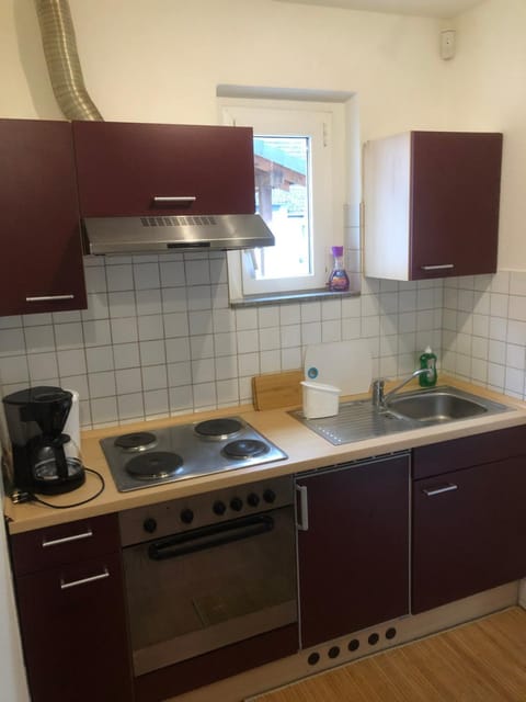 Kitchen or kitchenette, pet friendly, stove