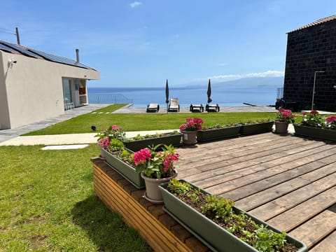 Garden view, Sea view