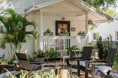 Patio, Patio, Facade/entrance, Decorative detail, Inner courtyard view