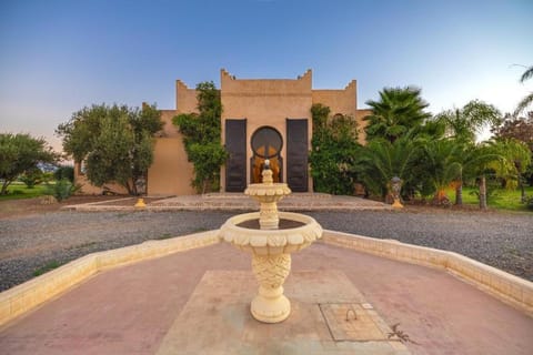 La villa Houda piscine parking privé 15 min Marrakech Villa in Marrakesh