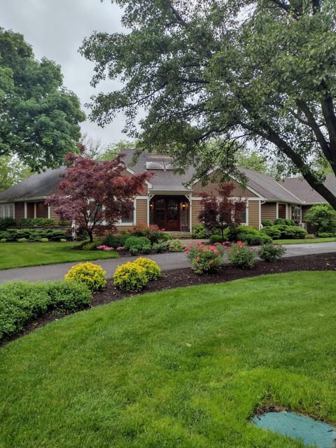 Golf Course Home - New Listing House in Mason