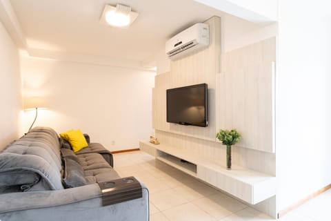 TV and multimedia, Seating area, air conditioner