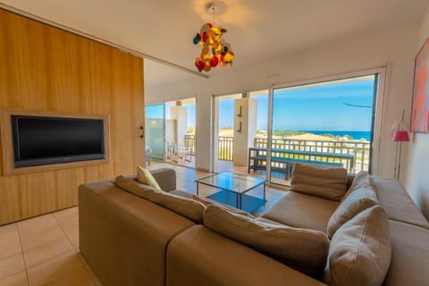 TV and multimedia, Balcony/Terrace, Living room, Sea view, air conditioner