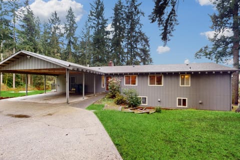 Pacific Prairie House in Woodinville