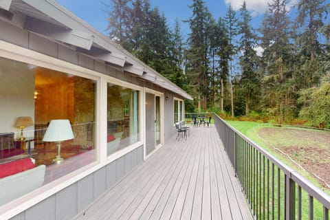 Pacific Prairie House in Woodinville