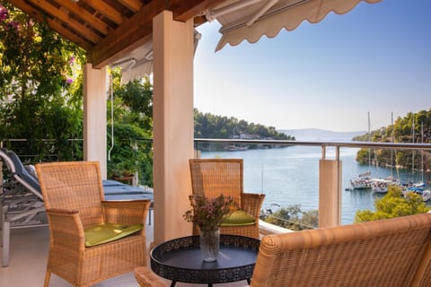 VILLA PHILIPPA - luxurious five-room villa on the island of BRAČ - idyllic location right by the sea - incredible view of the sea bay - VIP services - BURALUX properties Villa in Split-Dalmatia County