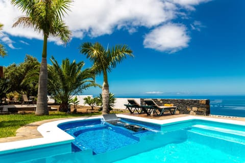 Hot Tub, Sea view, Swimming pool