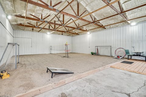 Blaine Vacation Rental with Heated Pole Barn! House in Blaine