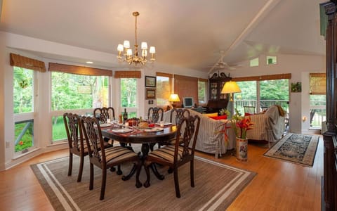 Living room, Seating area, Dining area, Garden view