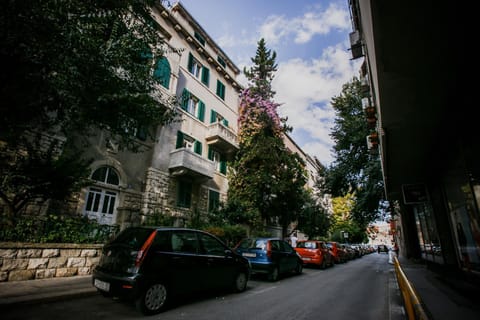 Guesthouse Old Mulberry Alojamiento y desayuno in Split