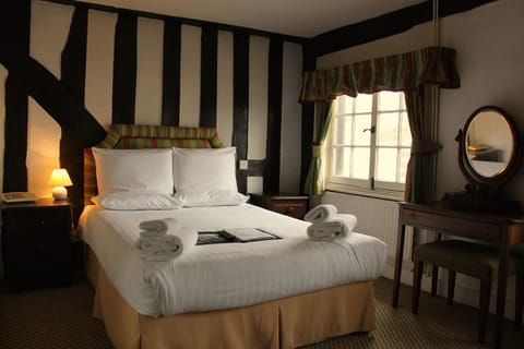Brook Red Lion Hotel Inn in Colchester