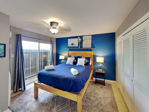 Coastal Cozy and a View Apartment in North Padre Island