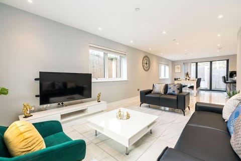 Beautiful modern house Apartment in Croydon