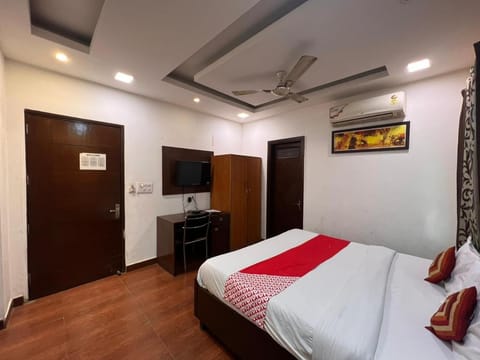 Hotel Under Bridge Maharani bagh Bed and Breakfast in New Delhi