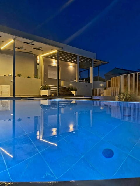 Night, Swimming pool