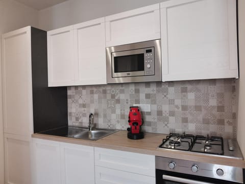 Kitchen or kitchenette, minibar, pet friendly, stove