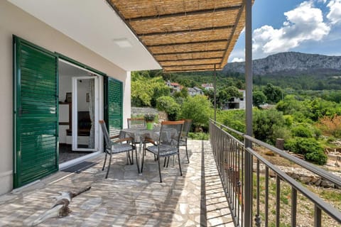 Ruhig gelegenes Ferienhaus mit Meerblick für 4 Personen House in Tučepi