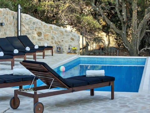 Romantische Steinvilla mit beheiztem Pool und Meerblick in ruhiger Lage House in Dubrovnik-Neretva County