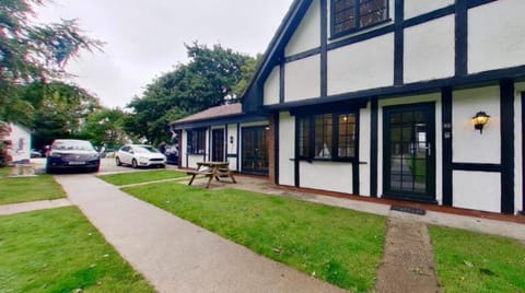 33 Tudor Court Chalet in Hayle