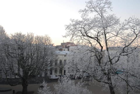 Facade/entrance, Winter, View (from property/room)