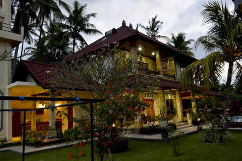 Villa Romy and Bungalows Übernachtung mit Frühstück in Buleleng