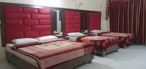 Decent Palace Bed and Breakfast in Lahore