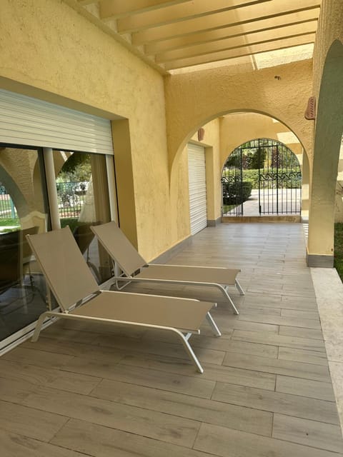 Patio, Day, Seating area