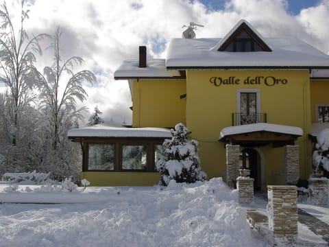 Facade/entrance, Winter