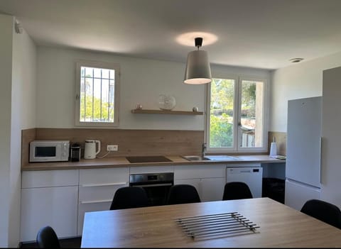 Villa Constance 3 Antibes - Spacieux logement en dernier étage Apartment in Antibes