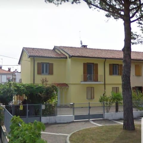 Casa Ellie - casa vacanze con giardino e posto auto privati House in Grado