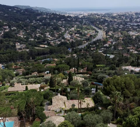 Villa Mougins vue mer Avec Piscine Villa in Mouans-Sartoux