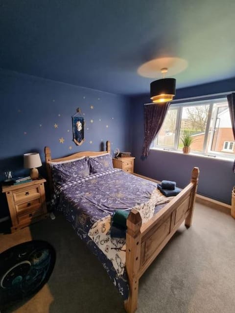 Bed, Photo of the whole room, Bedroom