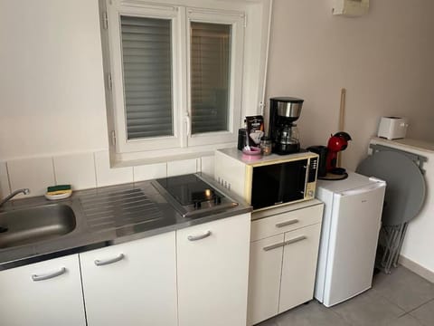 Studio en rez-de-chaussée avec cour dans le centre de Vendome Appartamento in Vendôme