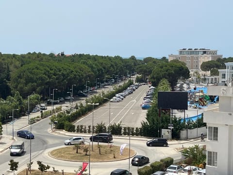 Neighbourhood, Street view, Location