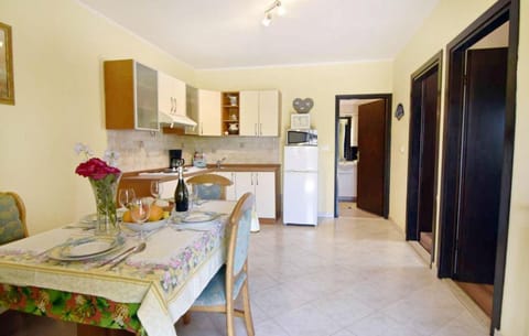Ferienwohnung in Đuba mit Garten, Terrasse und Grill Apartment in Istria County