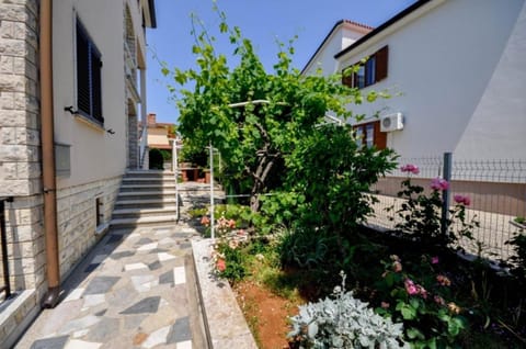 Ferienwohnung für 5 Personen ca 50 m in Novigrad, Adriaküste Kroatien Westküste von Istrien Apartment in Novigrad