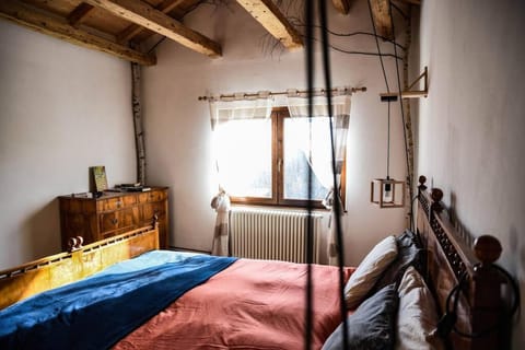 Double bedroom, kitchen, bathroom in organic farm Apartment in Belluno