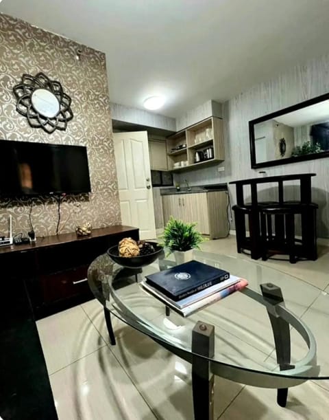 Gorgeous 2BR Condo with Pool & WiFi Apartment hotel in Bacoor