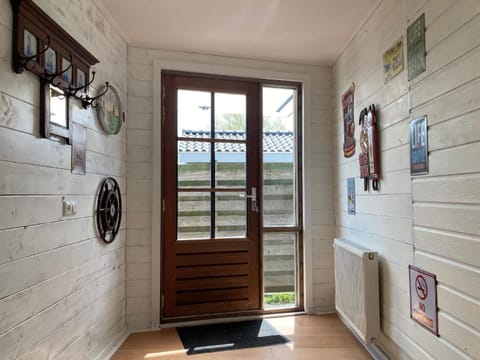 Haus Aurora mit Blick auf das Lauwersmeer, Ufergrundstück Whirlpool Haus in Anjum