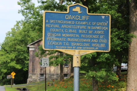 Oakcliff Bed and Breakfast Bed and Breakfast in Saratoga