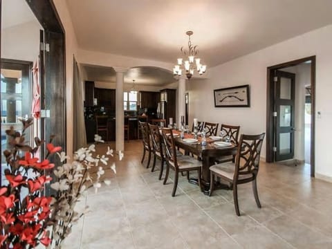 Dining area, Pool view, Sea view