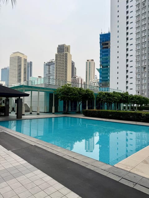 Serene Suite In Jazz Residences Bed and Breakfast in Makati