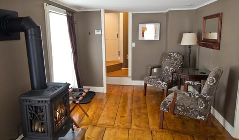 Photo of the whole room, Decorative detail, Bedroom