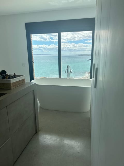 Bathroom, Sea view, Bath