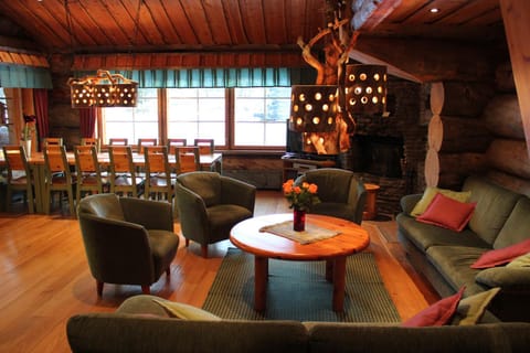 Day, Living room