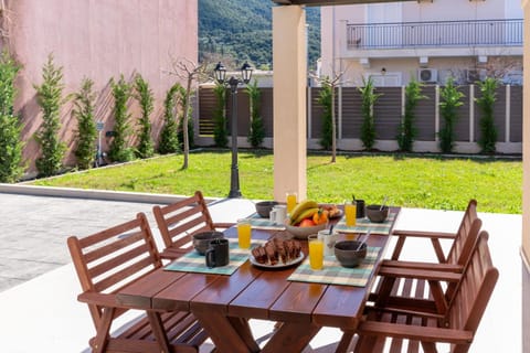 Balcony/Terrace, Garden view