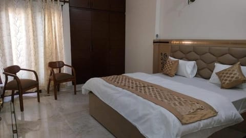 Sunshine Villa- Premiums Rooms in South Extension-2 Bed and Breakfast in New Delhi