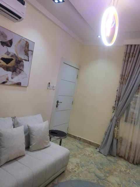 House 105A Apartahotel in Abuja