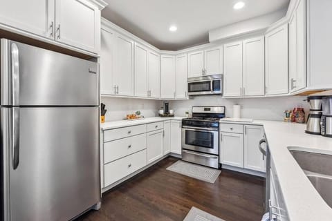 Luxury Short North Home! Newly Renovated/Private Casa in Short North