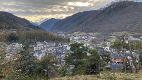 Nearby landmark, Day, Natural landscape, Bird's eye view, Mountain view